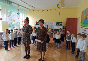 Ciocie z grupy Bratki witają wszystkich